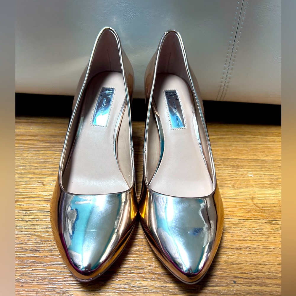 ▶️ Gently worn Rose Gold pumps from I•N•C